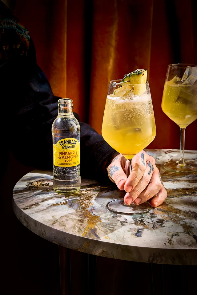 Oficiální lifestyle fotografie produktu F&S tonik Sicilian Lemon 0,2l.