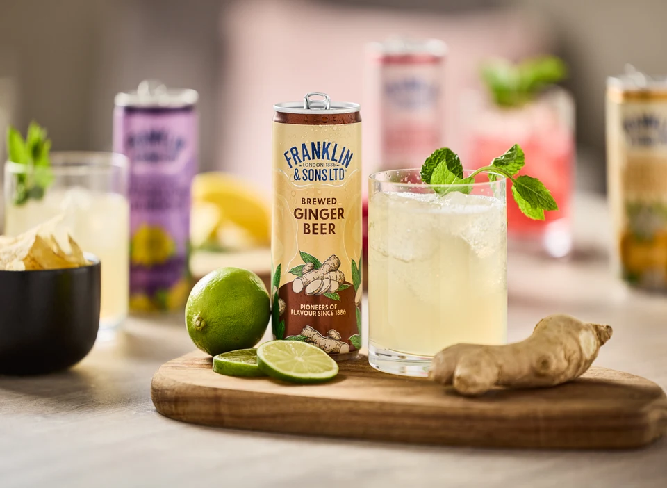 Oficiální lifestyle fotografie produktu F&S Ginger Beer plechovka 0,15l.