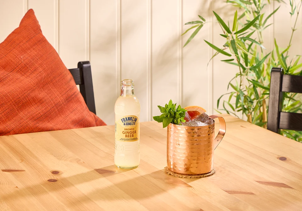 Oficiální lifestyle fotografie produktu F&S Ginger Beer 0,2l.