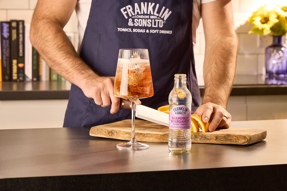 Oficiální lifestyle fotografie produktu F&S tonik Grapefruit & Bergamot 0,2l.