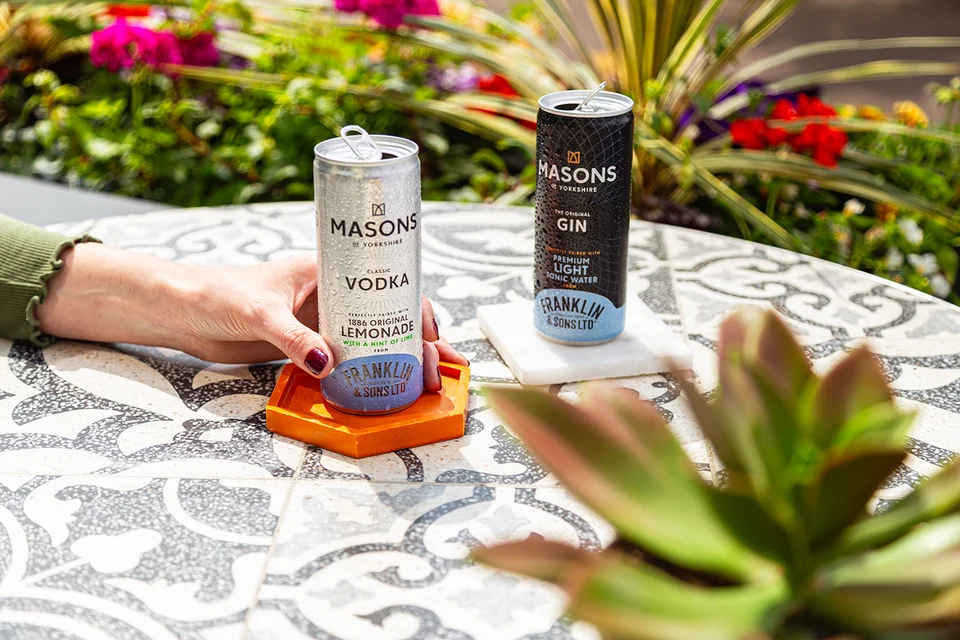 Oficiální lifestyle fotografie produktu F&S tonik Natural Indian 0,2l.