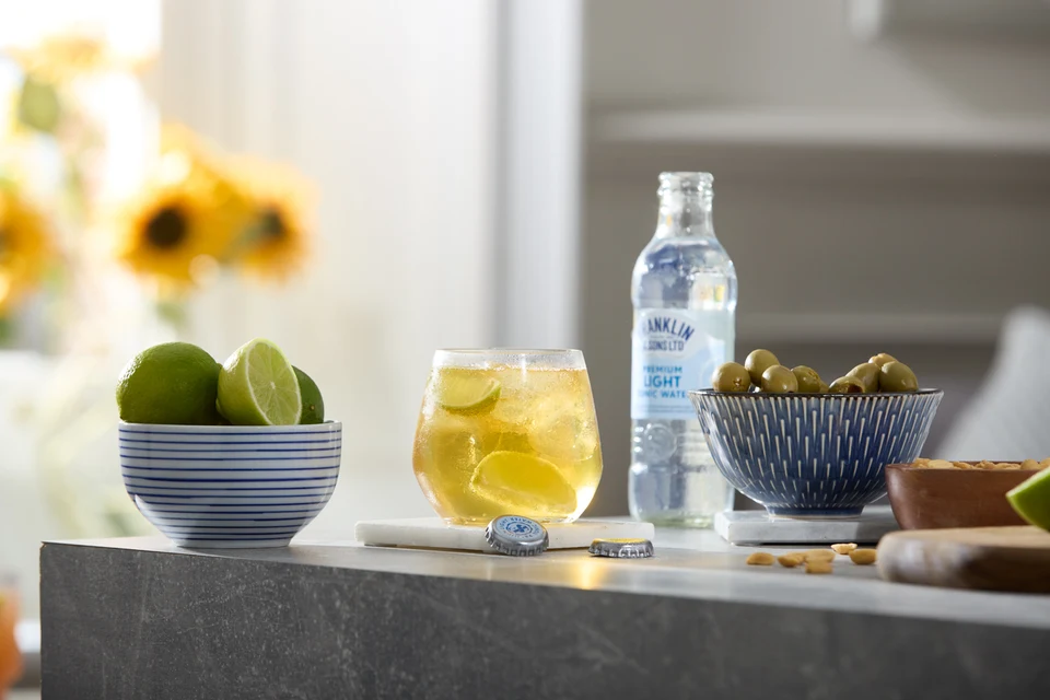 Oficiální lifestyle fotografie produktu F&S tonik Natural Light 0,2l.