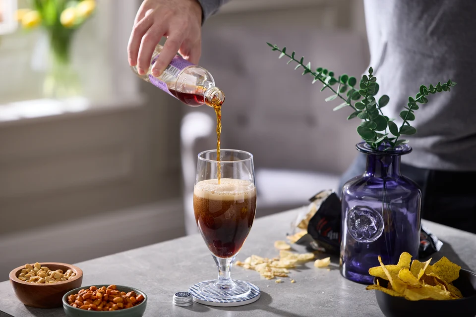 Oficiální lifestyle fotografie produktu F&S Cola 0,2l.