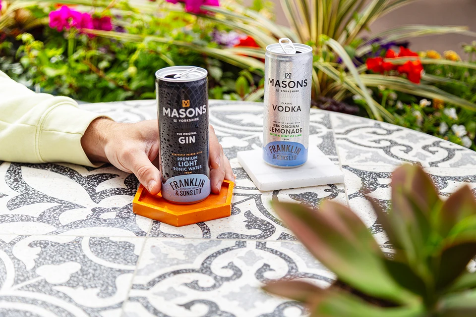 Oficiální lifestyle fotografie produktu F&S tonik Natural Indian 0,2l.