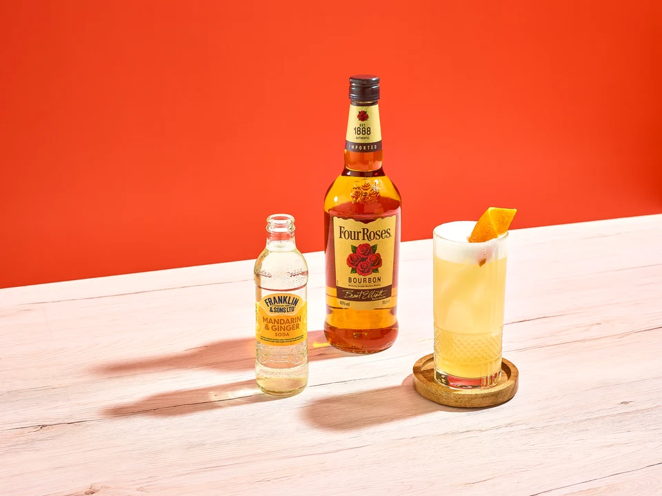 Oficiální lifestyle fotografie produktu F&S soda Mandarinka & Zázvor 0,2l.