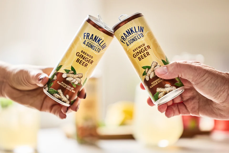 Oficiální lifestyle fotografie produktu F&S Ginger Beer plechovka 0,15l.