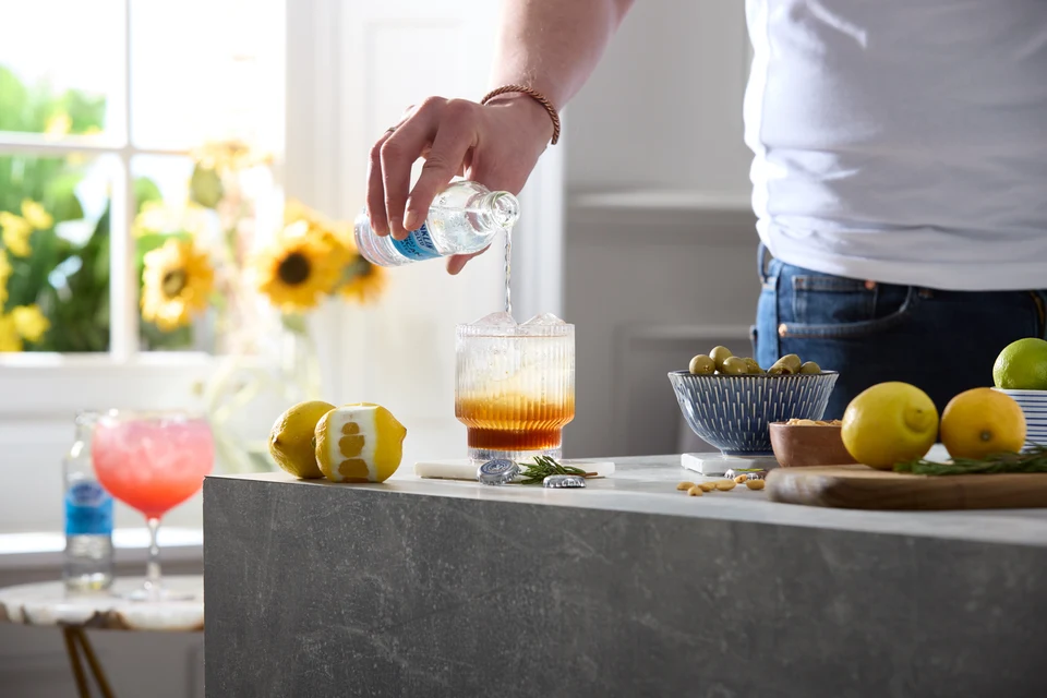 Oficiální lifestyle fotografie produktu F&S tonik Mallorcan 0,2l.