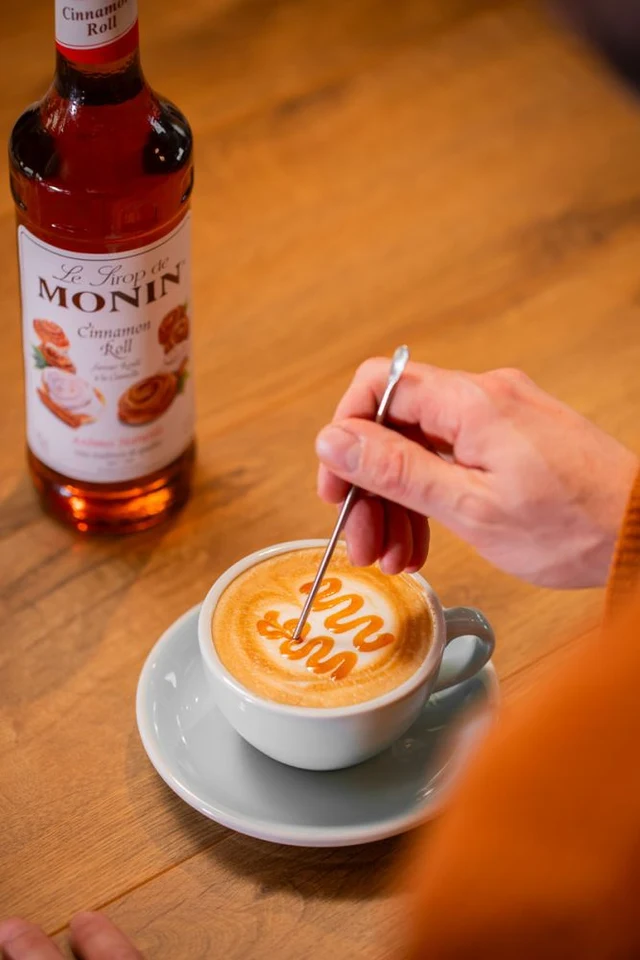 Monin sirup Skořicová rolka 0,7l