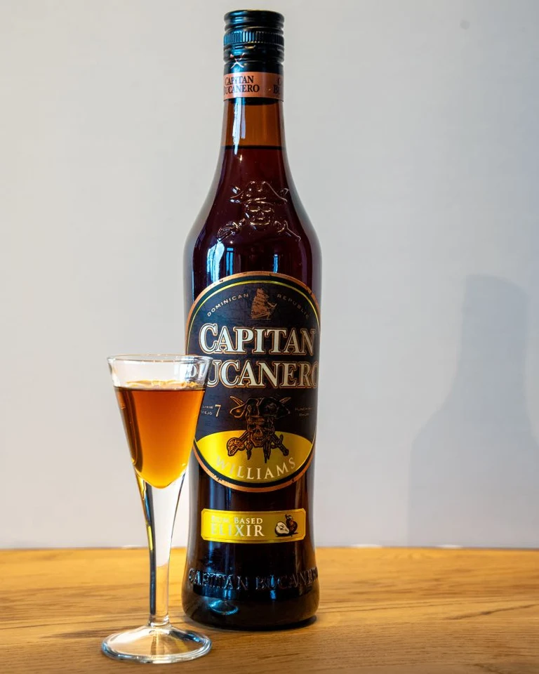 Capitan Bucanero Elixír Williams 7yo 36% 0,7l